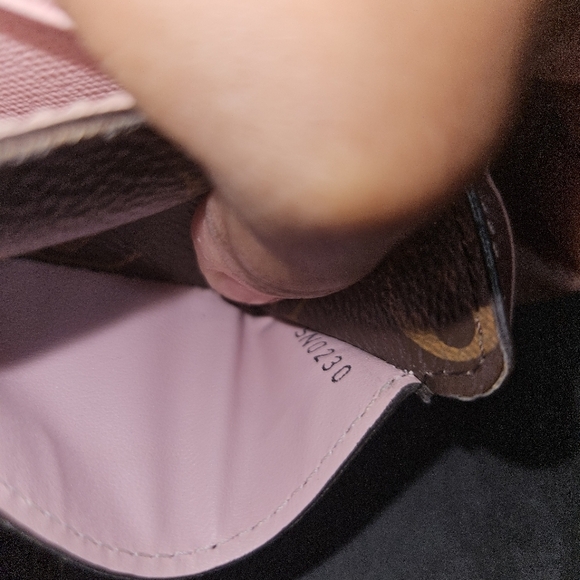Louis Vuitton Sara wallet Rose Ballerine - Picture 15 of 16